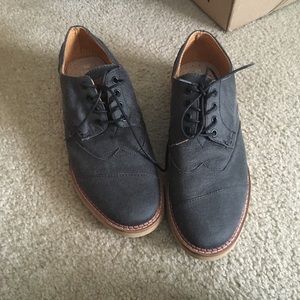 Men’s BRAND NEW- Tom’s shoes- size 9